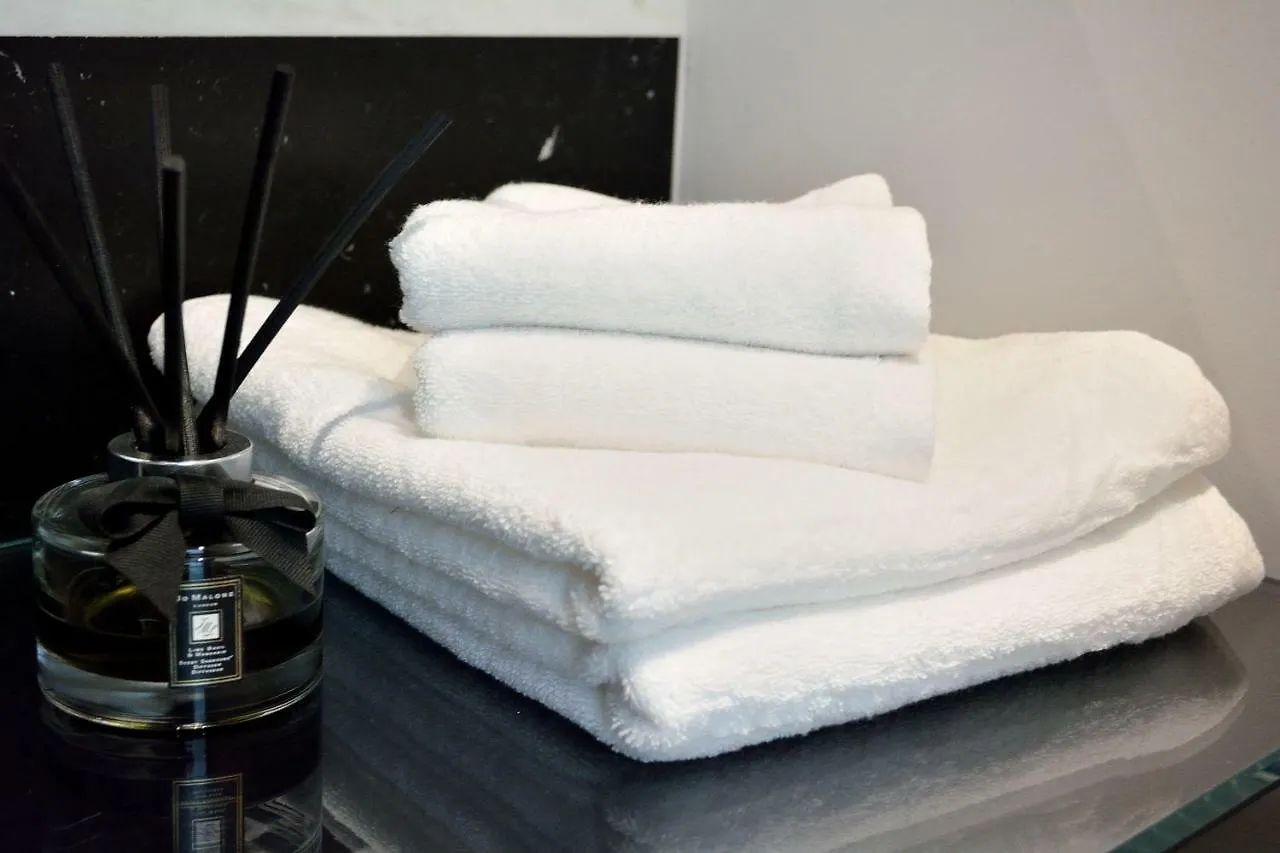 29 Via Filippo Turati Hotel Milan Italy