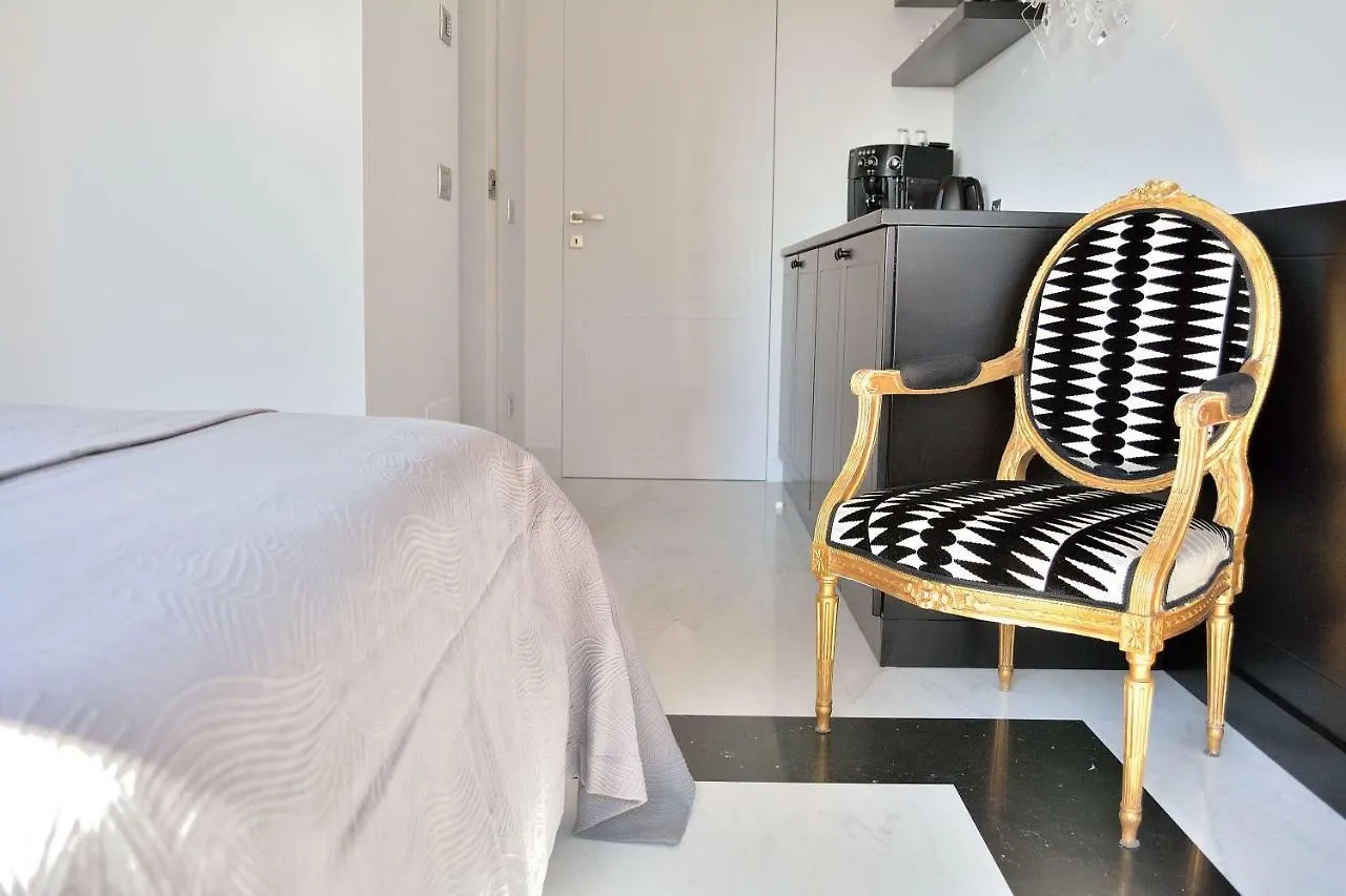 29 Via Filippo Turati Hotel Milan Italy